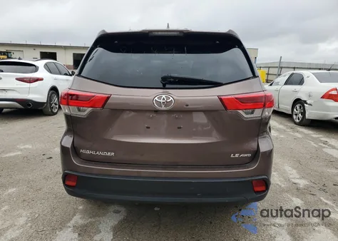 2018 Toyota Highlander Le Plus из США, поврежденный, VIN 5TDBZRFH6JS812871